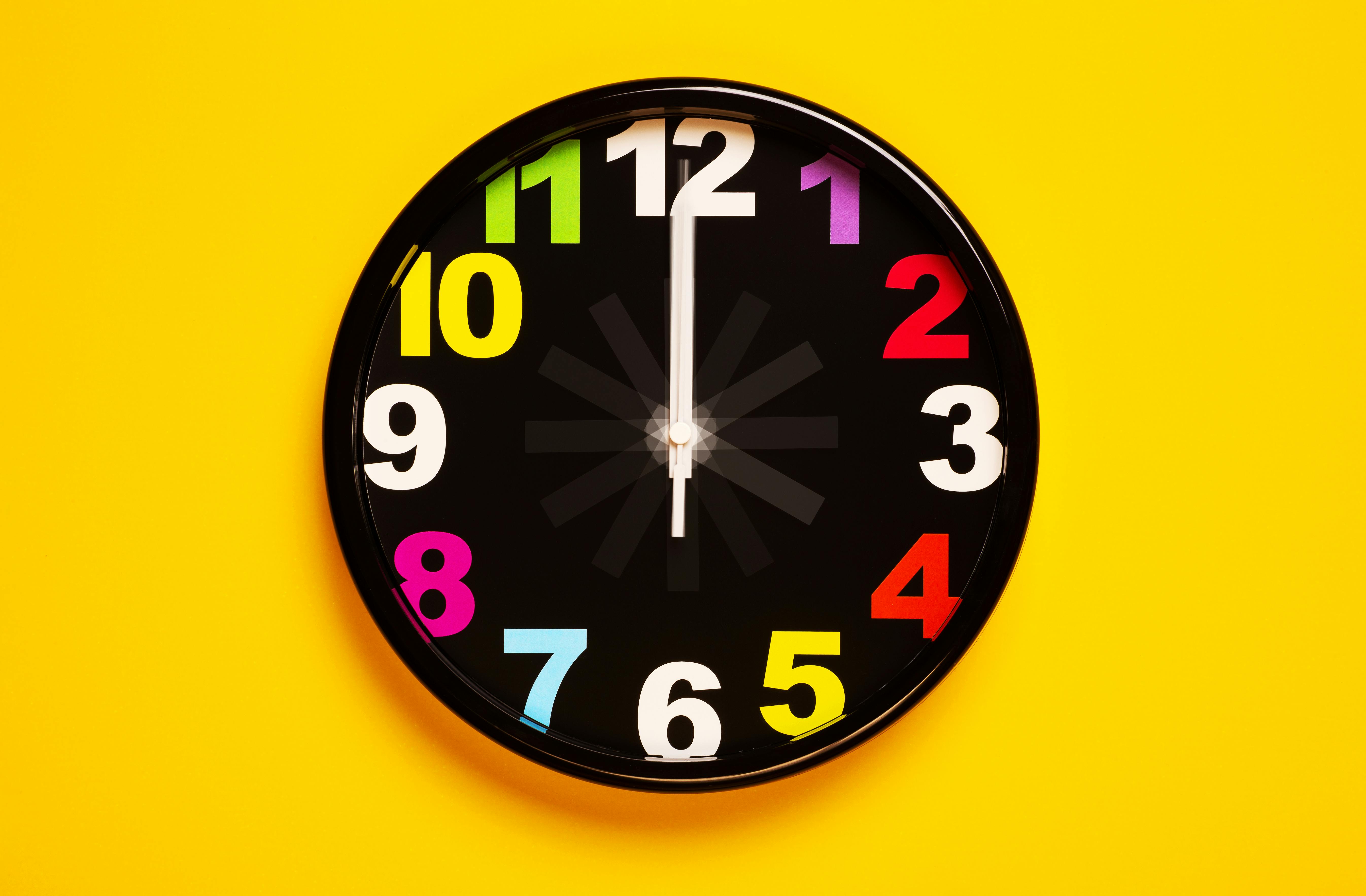 Minimal wall clock in home interior
